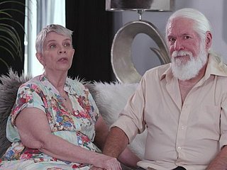 Granny Bonnie Nilsen adora ser fodida por ela amadurecer marido