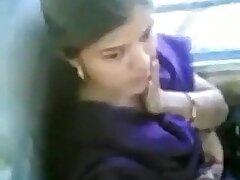 ragazza Telugu in bus