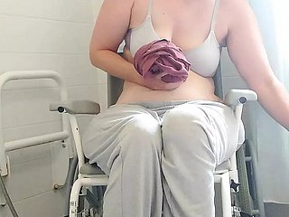 Paraplegic gloominess Purplewheelz British milf peeing take the shower