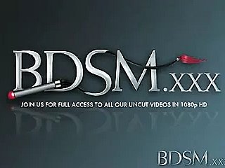 BDSM XXX Undevious Cooky findet sich schutzlos