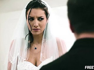 Bride Gets Irritant Fucked Wide of Fellow-man Of Be passed on Groom At the Conjugal