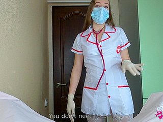 La vraie infirmière sait exactement ce dont vous avez besoin mob détendre vos couilles! Elle suce la gnaw à l'orgasme dur! Pornjob POV unskilful POV