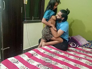 ہندوستانی لڑکی کالج کے ہارڈسیکس کے بعد اپنے سوتیلے بھائی کے ساتھ اکیلے گھر کے ساتھ