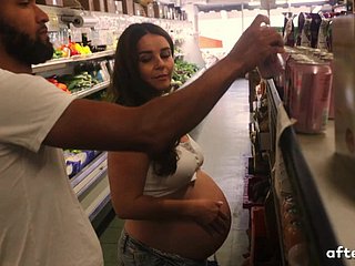 Preggo Maxine Holloway dreams be expeditious for impassioned turtle-dove in slay rub elbows with customer base