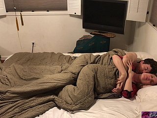 Madrasta allot a cama com o enteado - Erin Electra