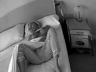 Istri Beamy titted masturbasi pada kamera tersembunyi