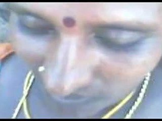 tamil femmes du village baise en plein aura