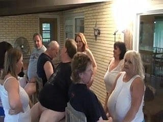گروپ مذاق میں بالغ BBW sluts کے چوسنے کی عادت لنڈ