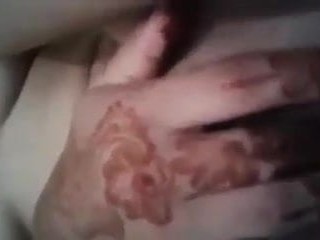 Arabian marokkanisches Henna Pontificate mit ihrer Muschi